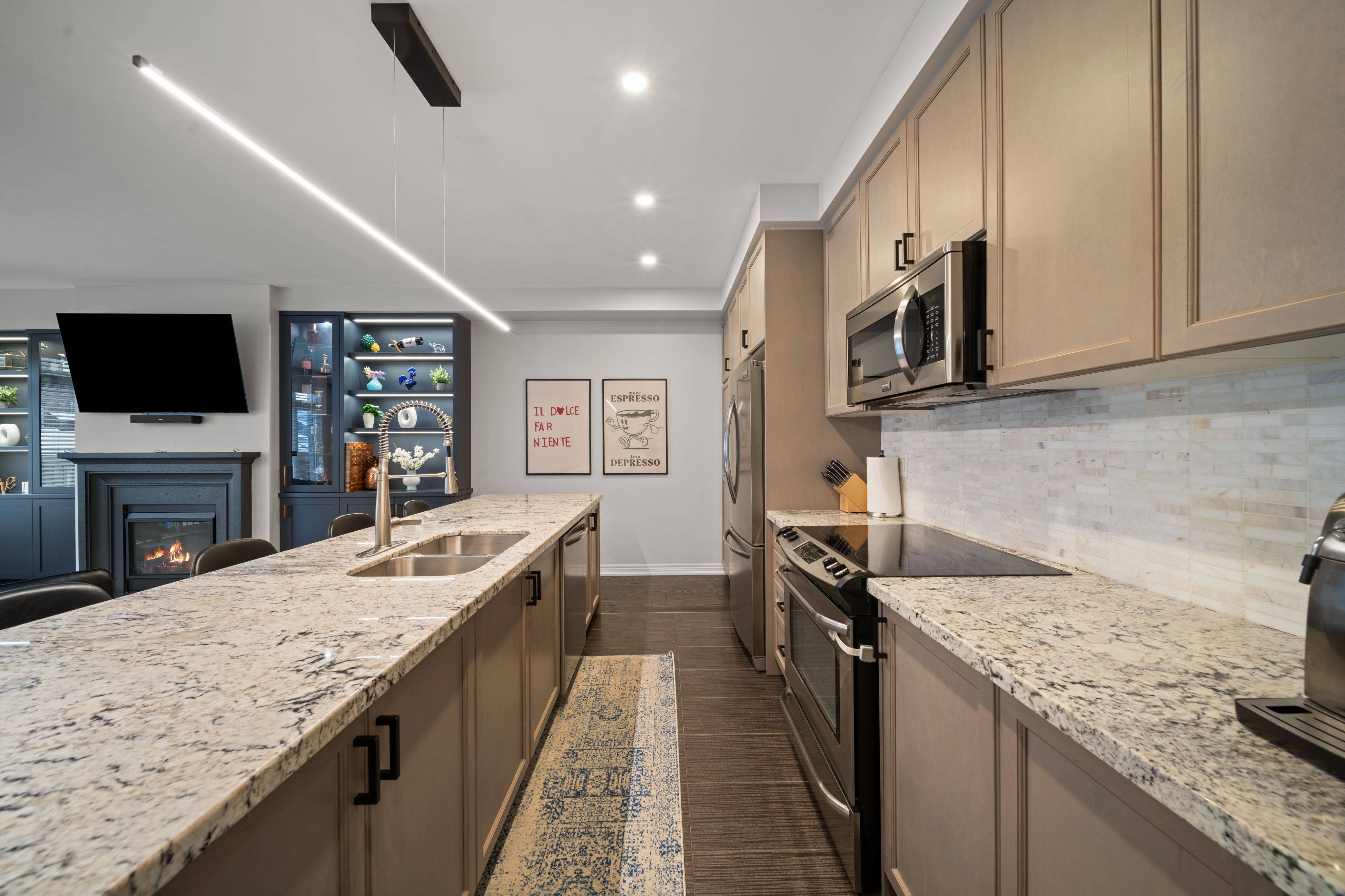 Aurora, ON L4G 0W1,82 Gower DR