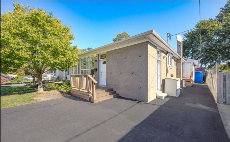 Aurora, ON L4G 2B2,25 Bailey CRES