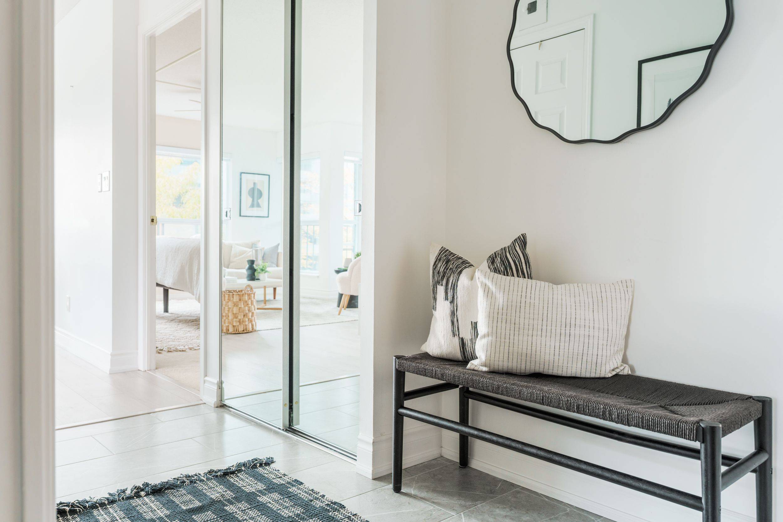 Richmond Hill, ON L4B 0B1,185 Oneida CRES #207