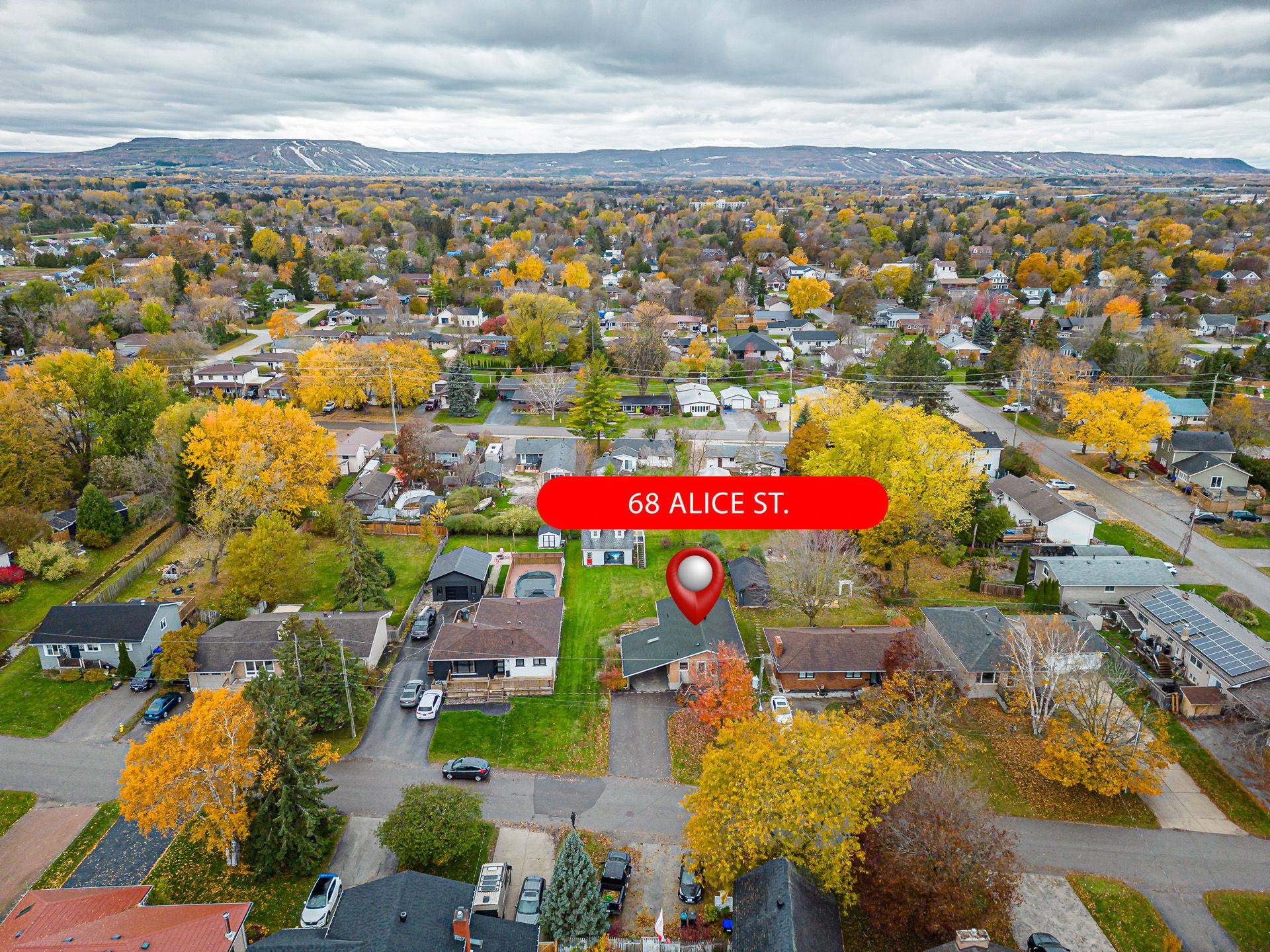 Collingwood, ON L9Y 3S1,68 Alice ST