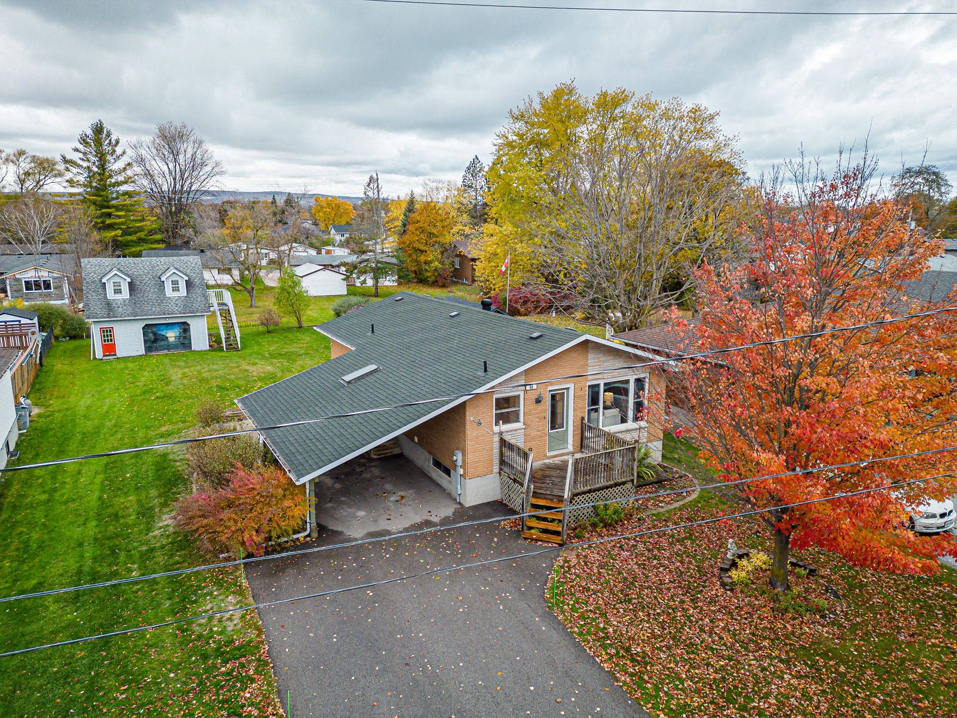 Collingwood, ON L9Y 3S1,68 Alice ST