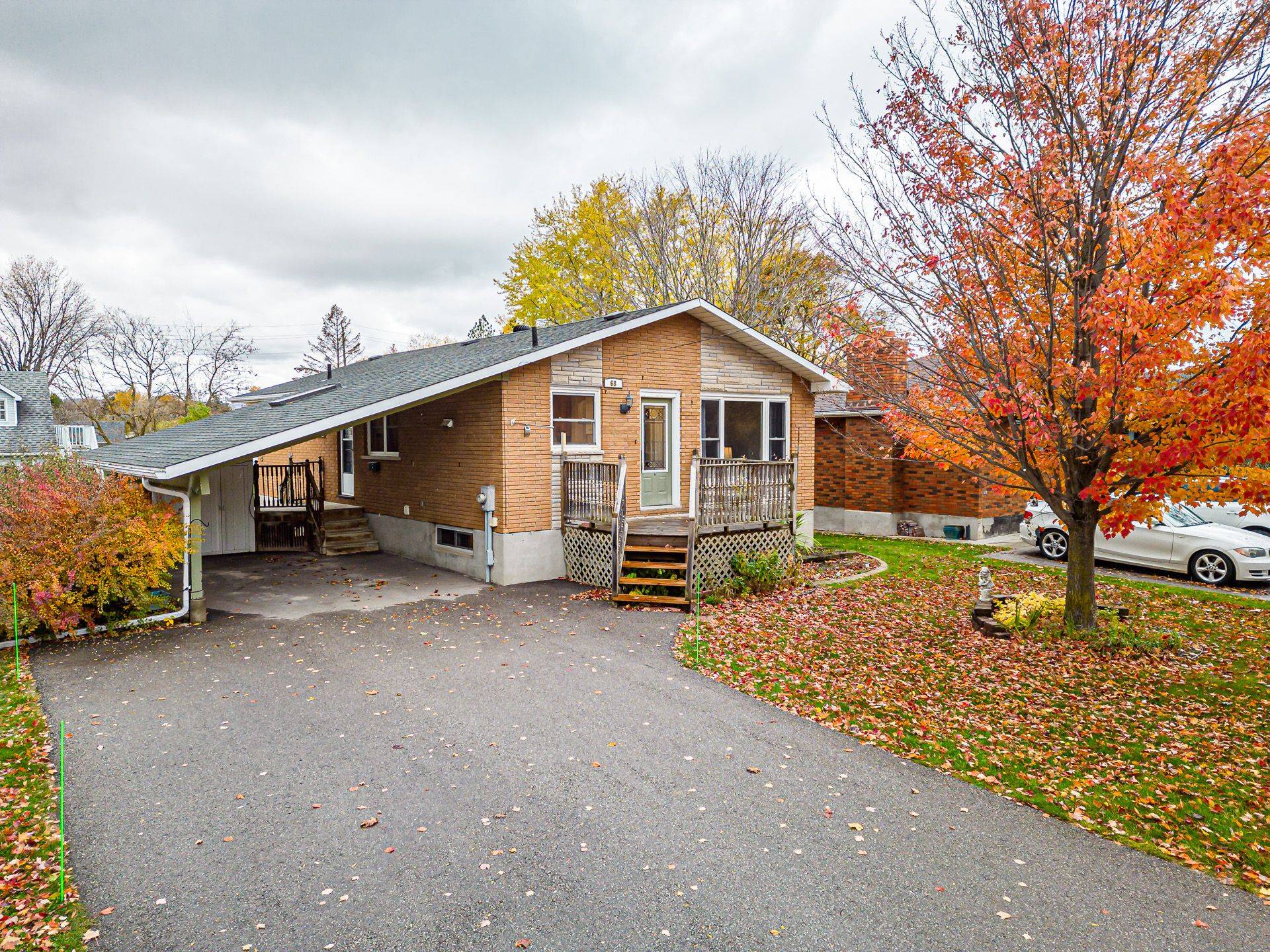 Collingwood, ON L9Y 3S1,68 Alice ST