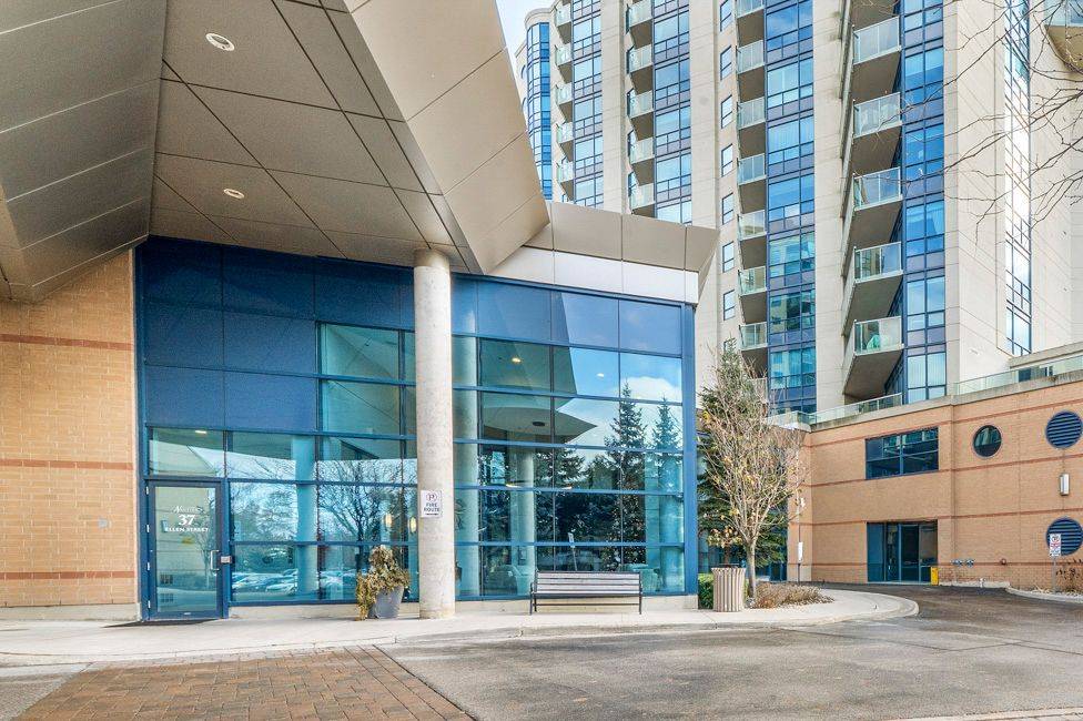 Barrie, ON L4N 6G2,37 Ellen ST #707