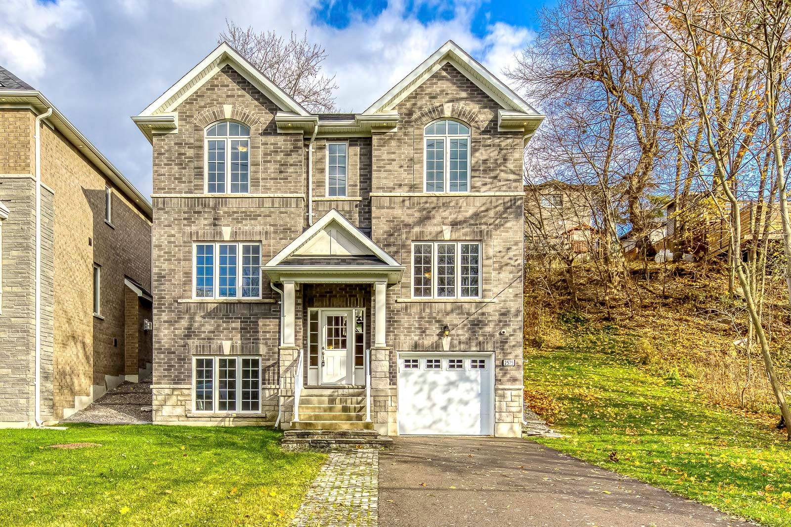 Toronto W10, ON M9V 4A2,2575 Islington AVE