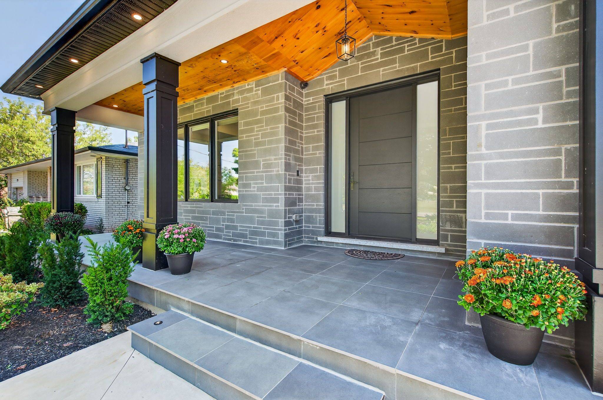 Oakville, ON L6K 2S2,221 Morden RD