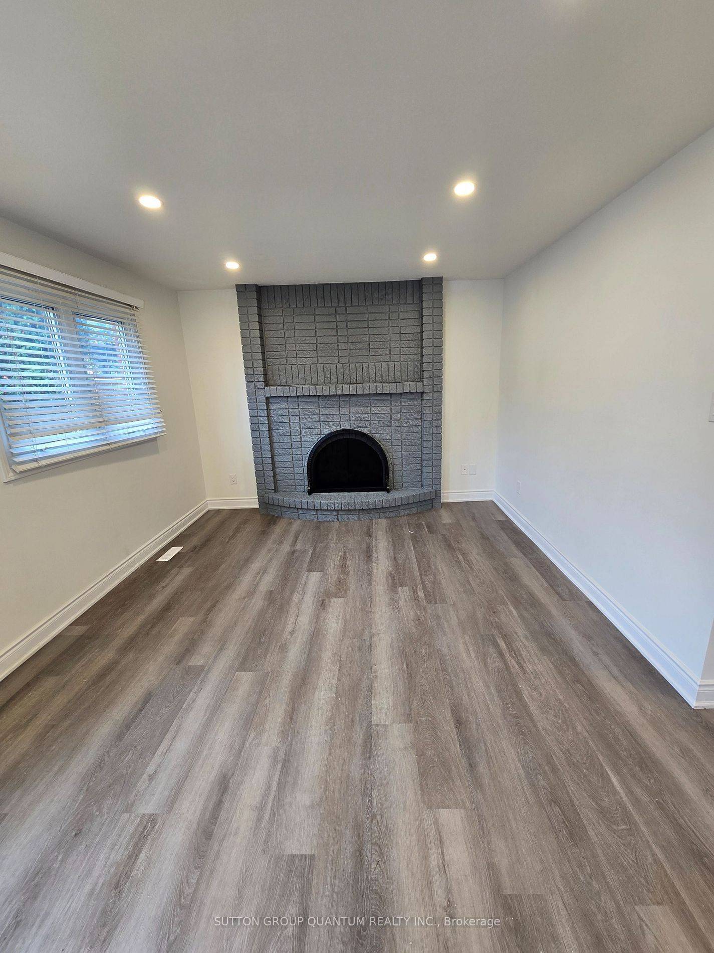 Mississauga, ON L5C 3H9,2602 Chisholm CT