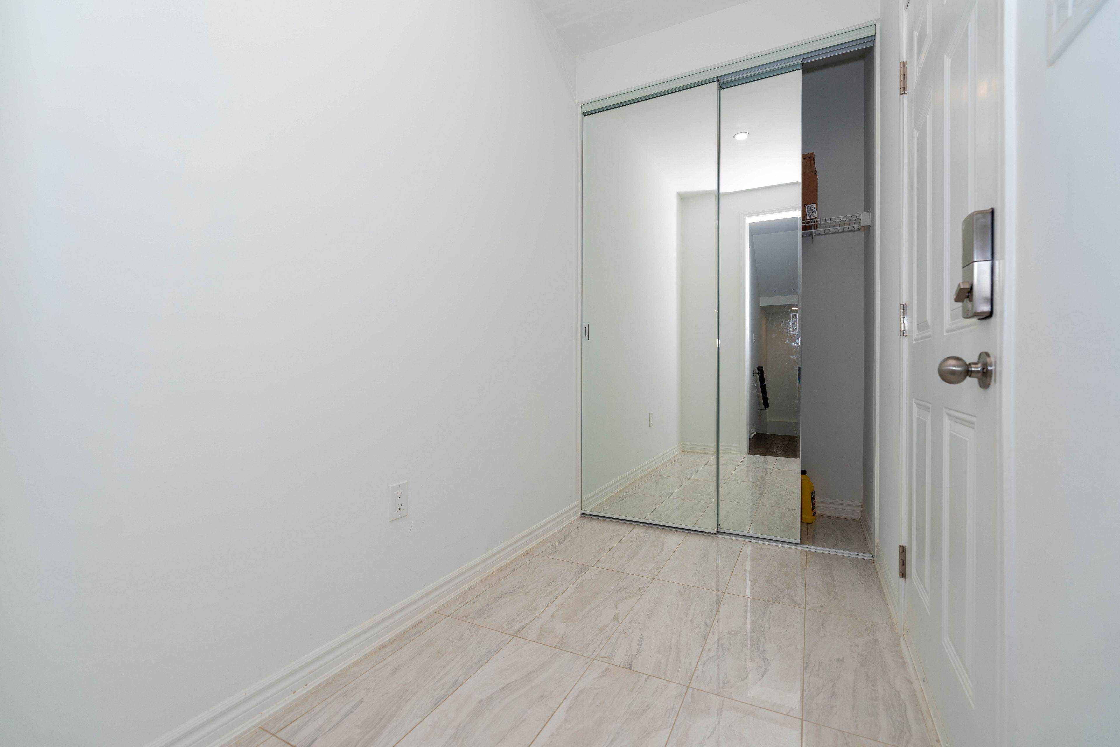 Milton, ON L9E 1P9,558 Kennedy CIR W