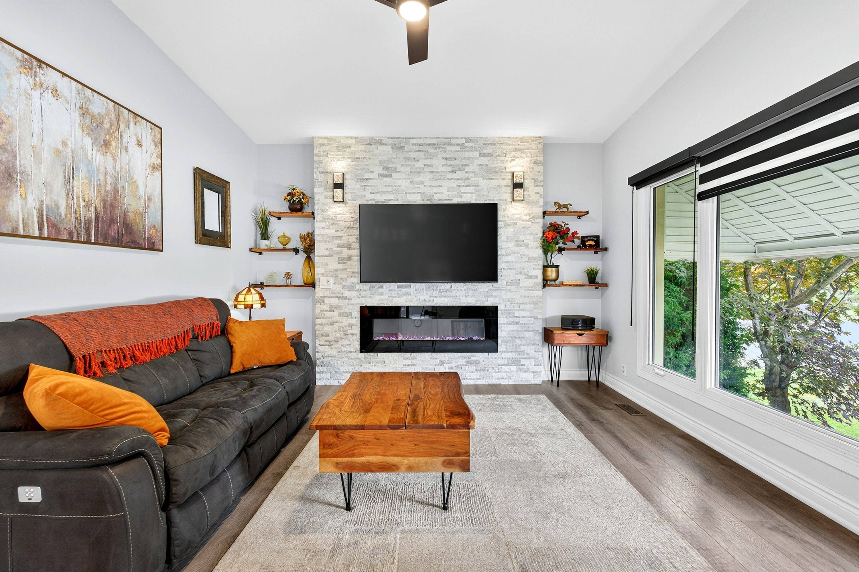 Niagara Falls, ON L2E 5L3,4542 Nancy DR