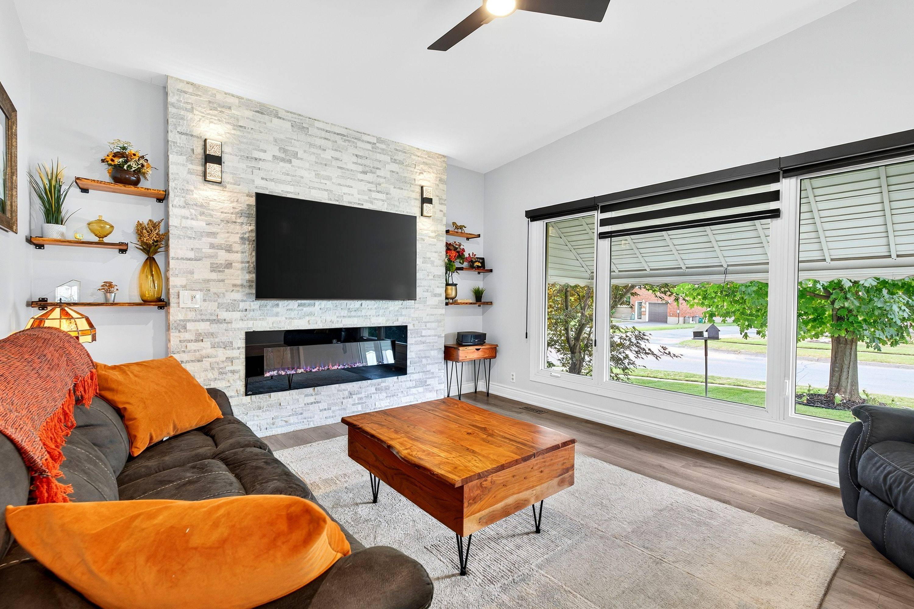 Niagara Falls, ON L2E 5L3,4542 Nancy DR