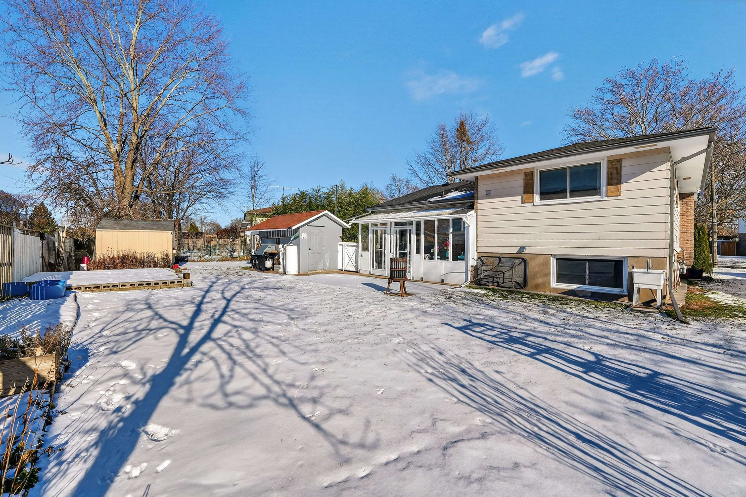 Niagara Falls, ON L2H 2A2,8162 Lynhurst DR