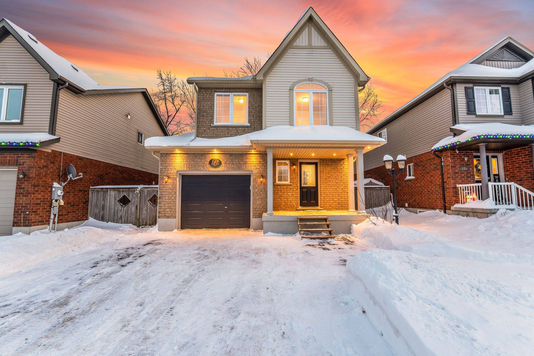 Shelburne, ON L9V 3E5,169 Silk DR