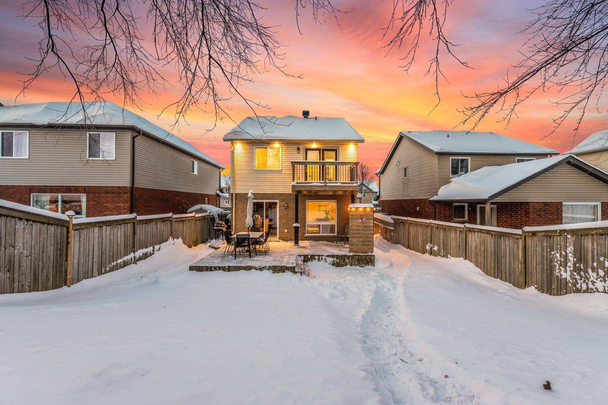 Shelburne, ON L9V 3E5,169 Silk DR