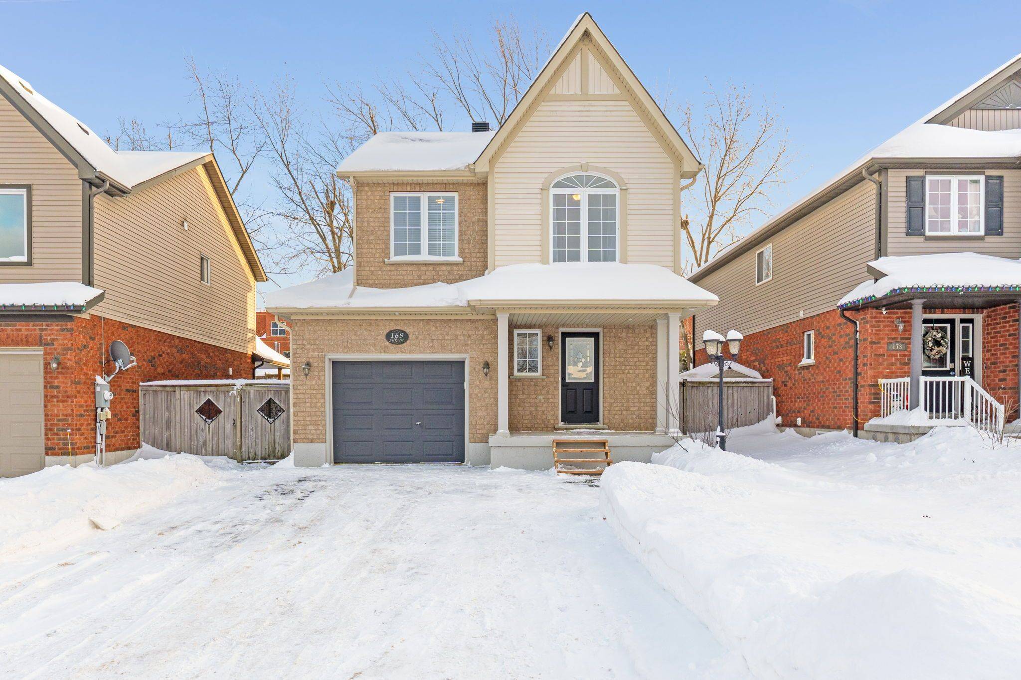 Shelburne, ON L9V 3E5,169 Silk DR