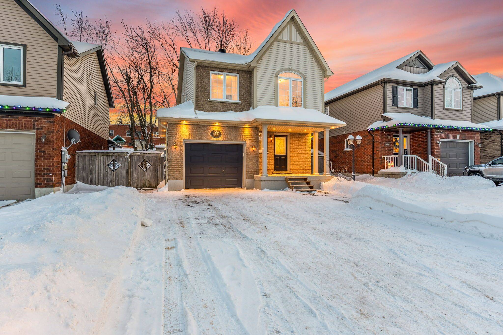 Shelburne, ON L9V 3E5,169 Silk DR