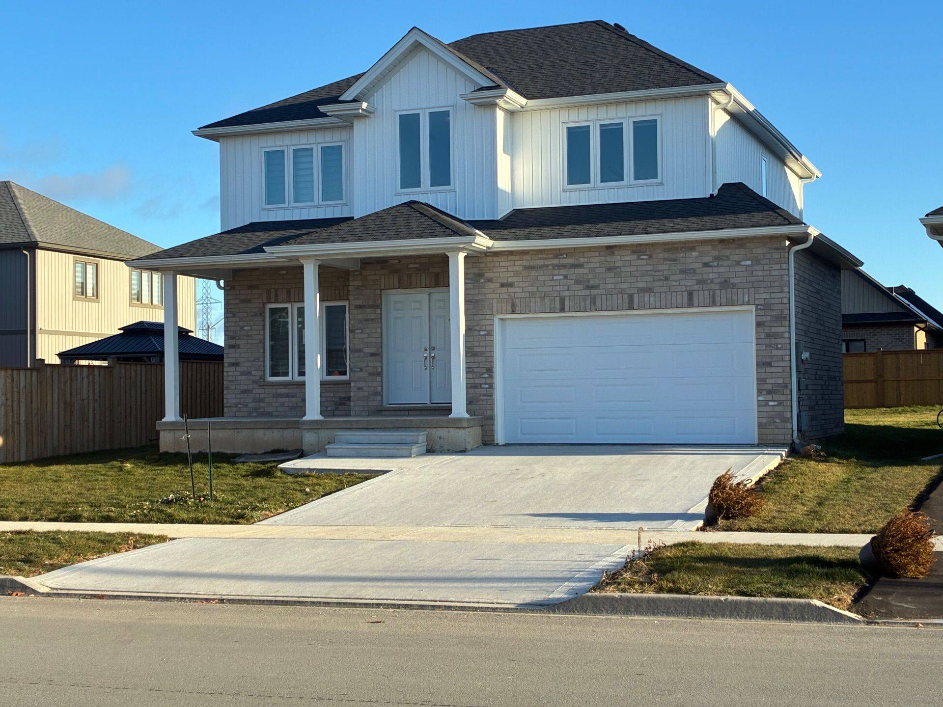 Thorold, ON L2V 0H4,8 Barker Pkwy