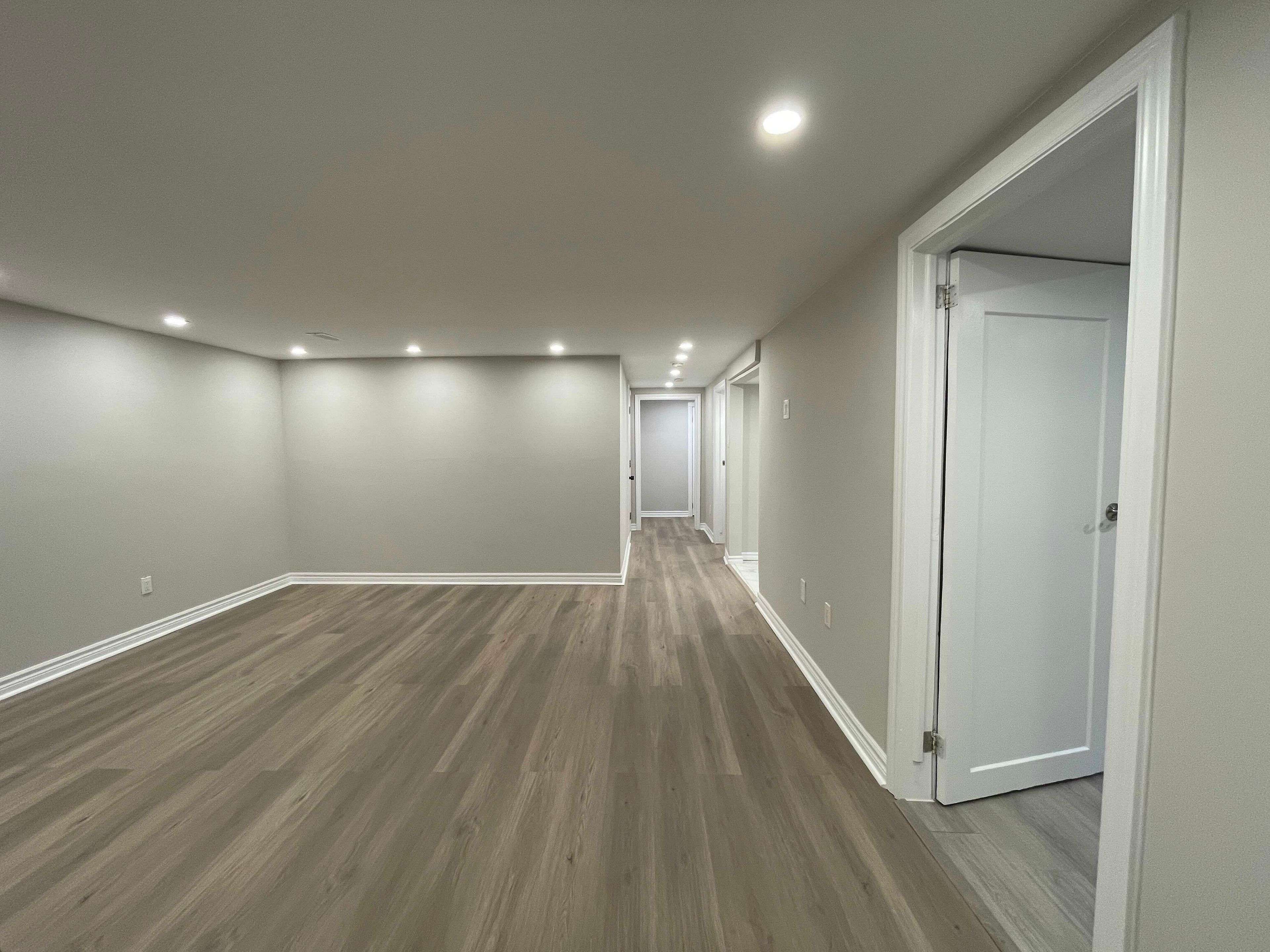 Hamilton, ON L8T 4V3,8 Regency ST #Lower