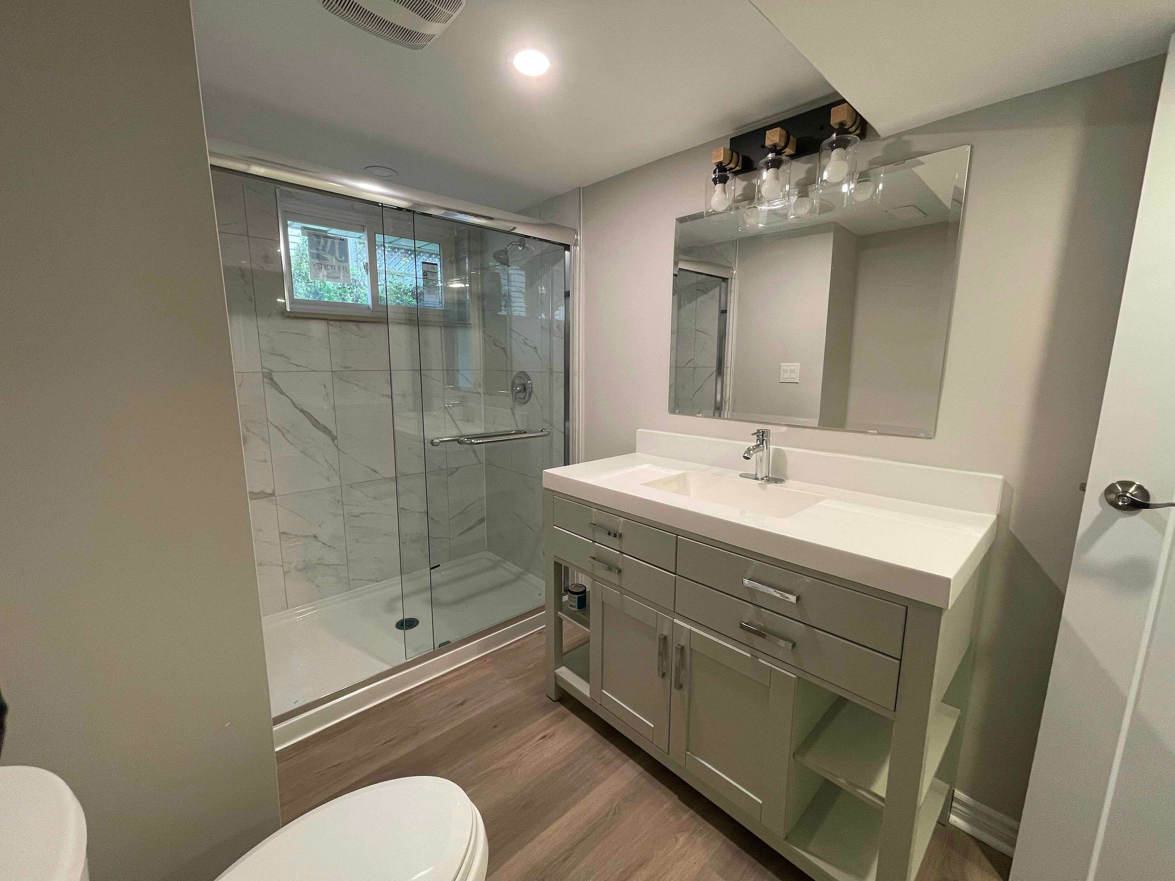 Hamilton, ON L8T 4V3,8 Regency ST #Lower