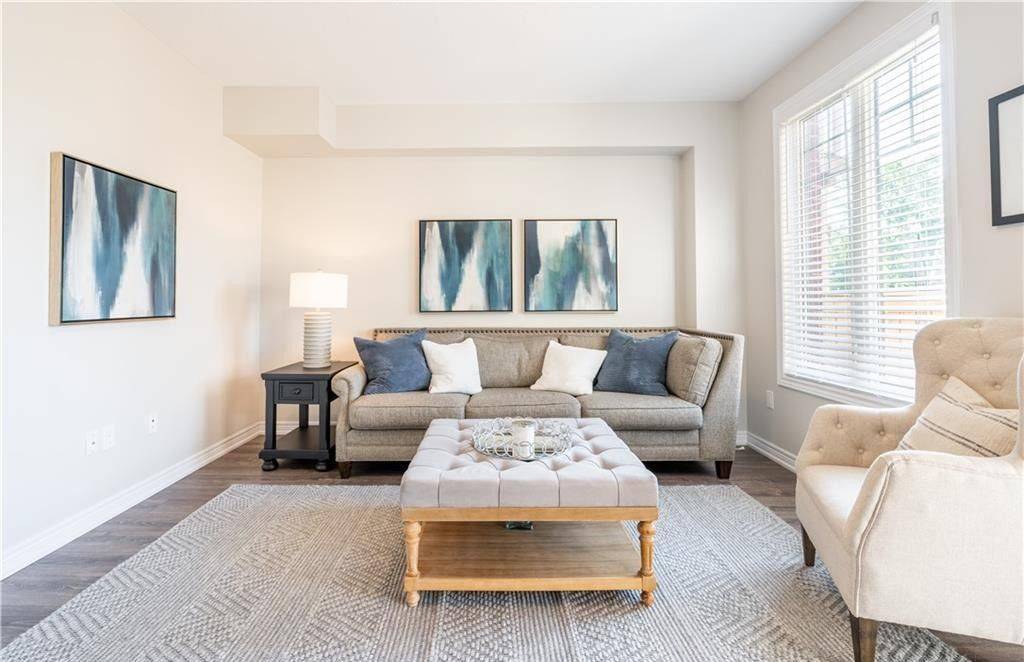 Grimsby, ON L3M 0H4,15 Pierre Trudeau LN