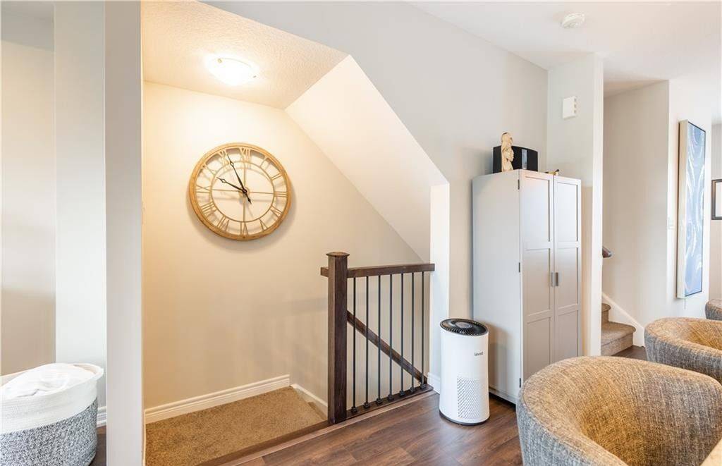 Grimsby, ON L3M 0H4,15 Pierre Trudeau LN