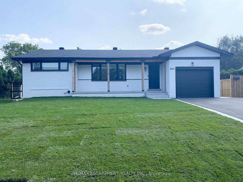 Hamilton, ON L9G 3A5,664 Hiawatha BLVD #Lower