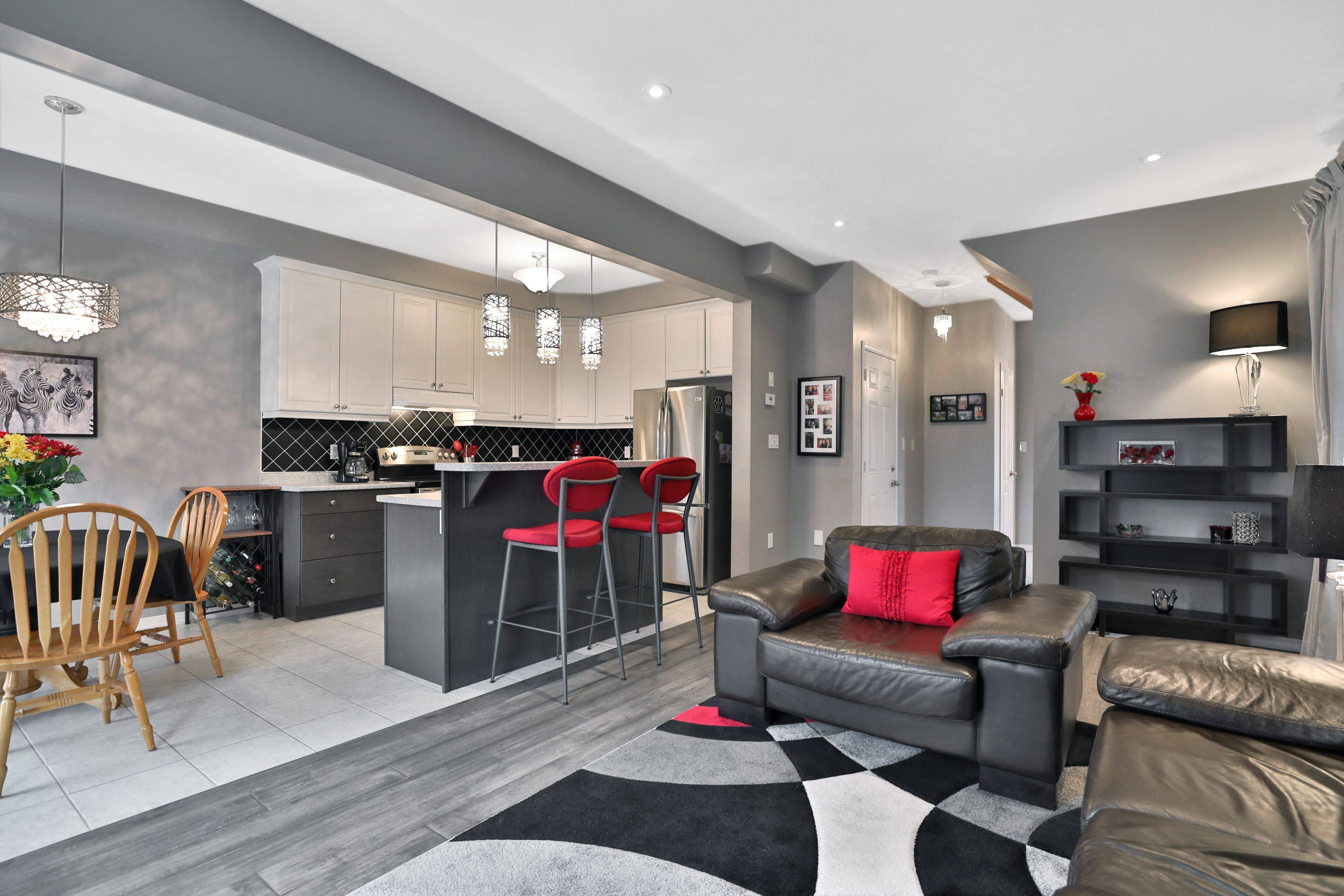 Hamilton, ON L8E 0B8,90 Palacebeach TRL