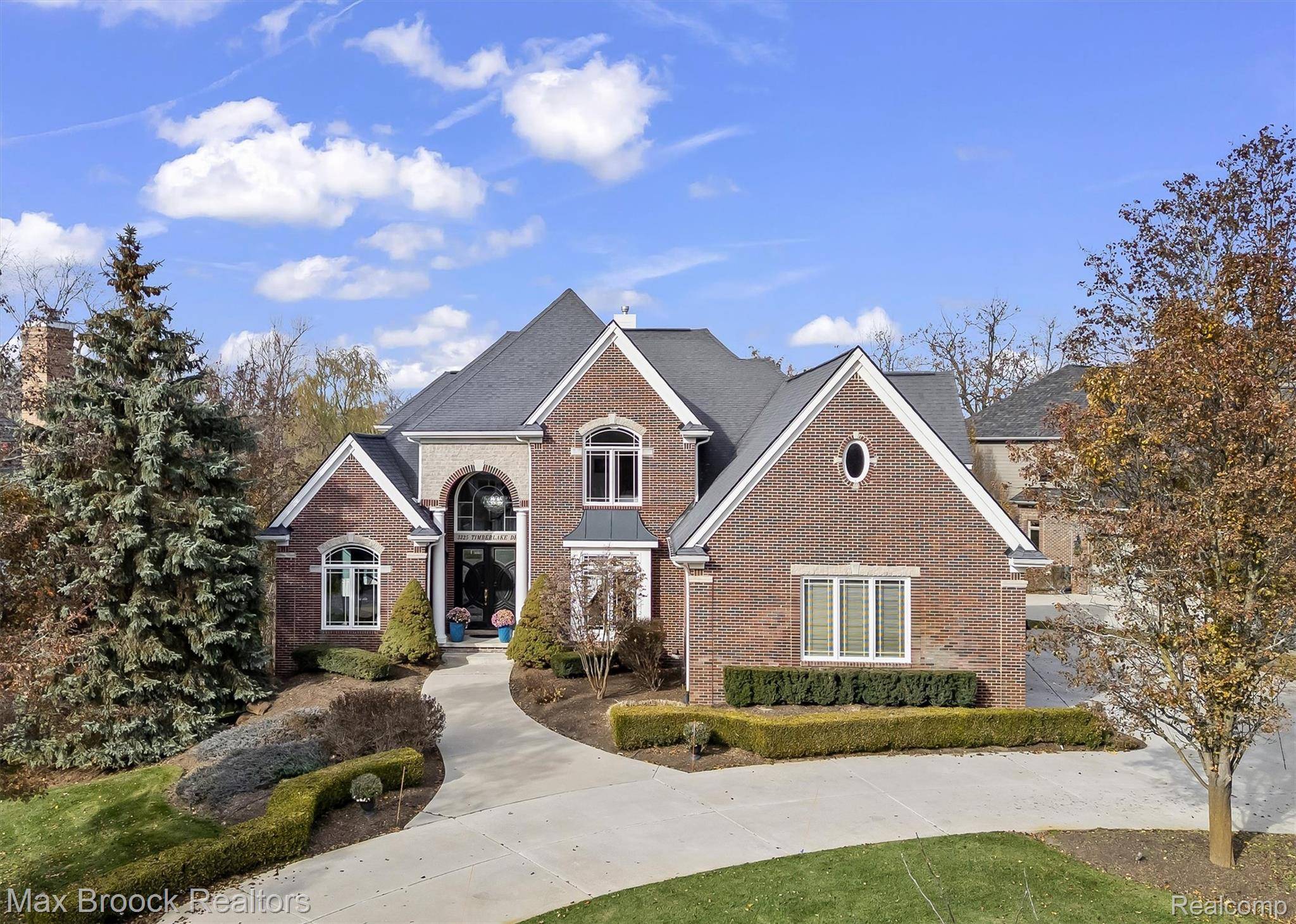 Walled Lake, MI 48390,3325 Timberlake DR