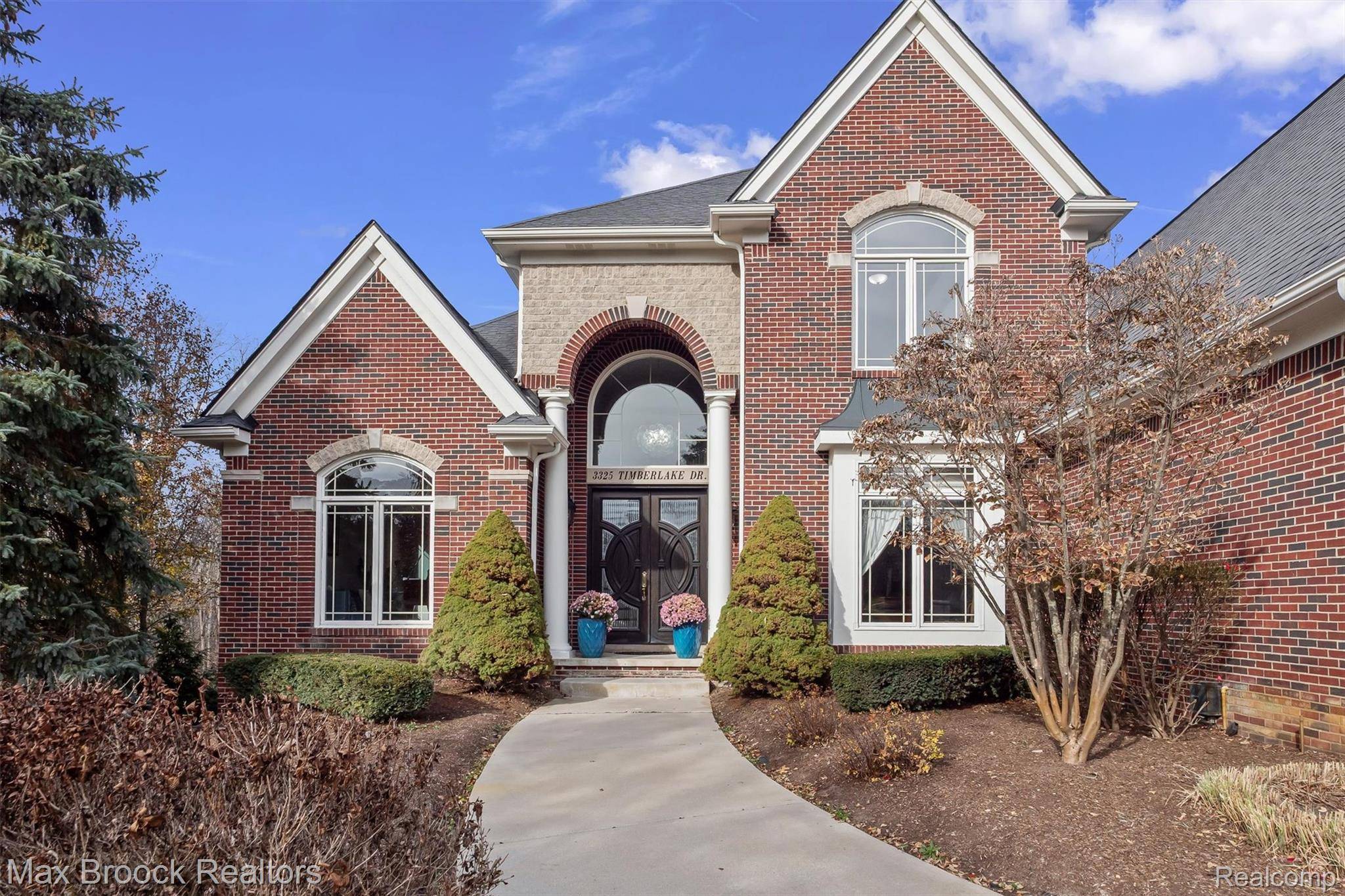 Walled Lake, MI 48390,3325 Timberlake DR