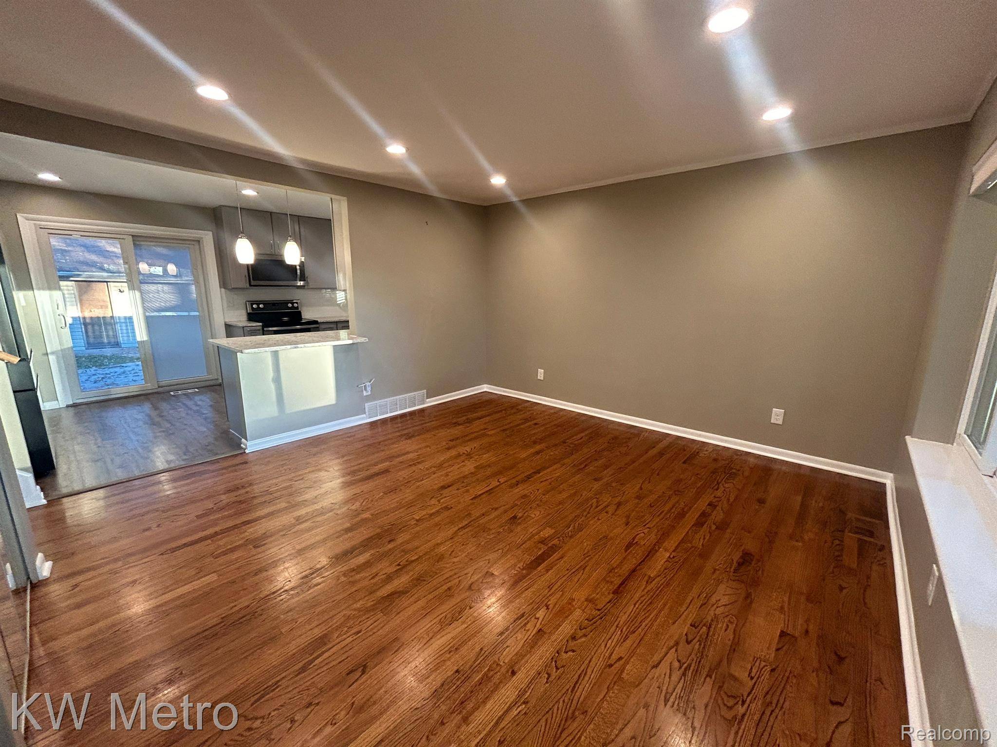 Clawson, MI 48017,1210 KENILWORTH