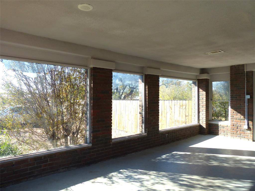 Brady, TX 76825,617 N Bridge