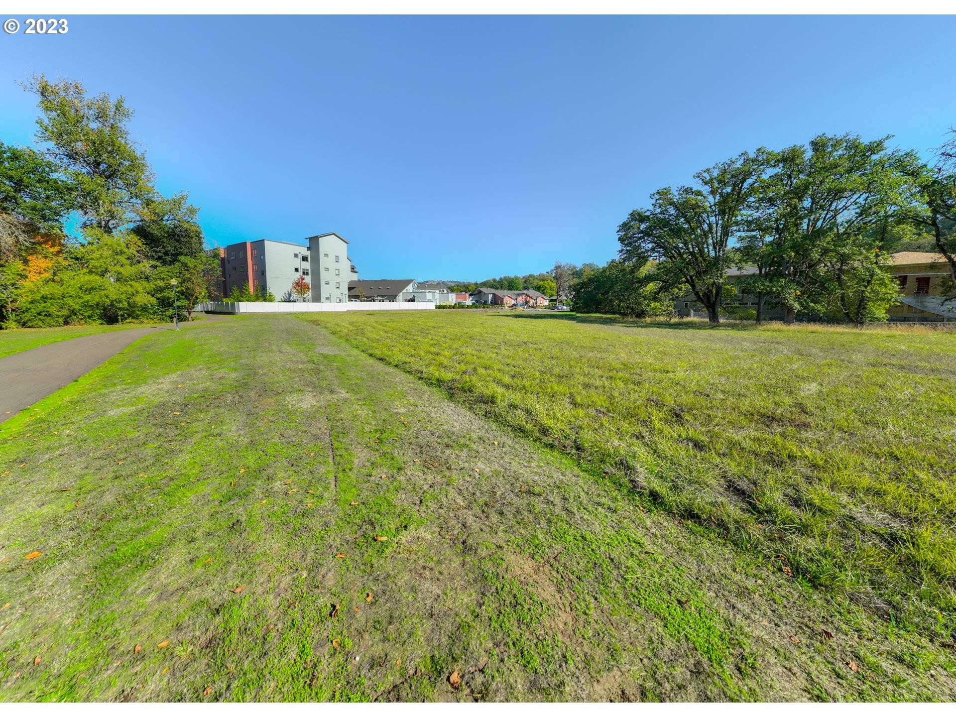 Roseburg, OR 97471,2460 NW EDENBOWER BLVD ##1