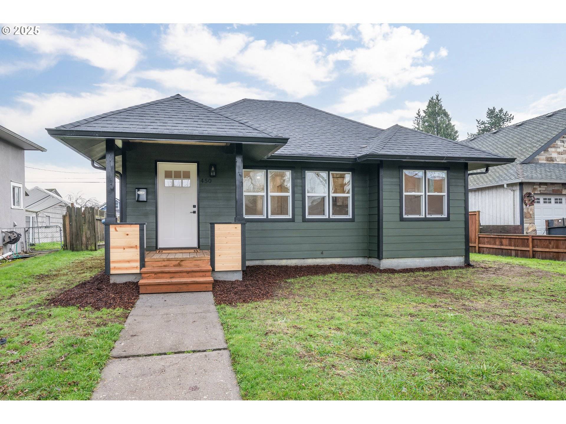 Longview, WA 98632,450 16TH AVE