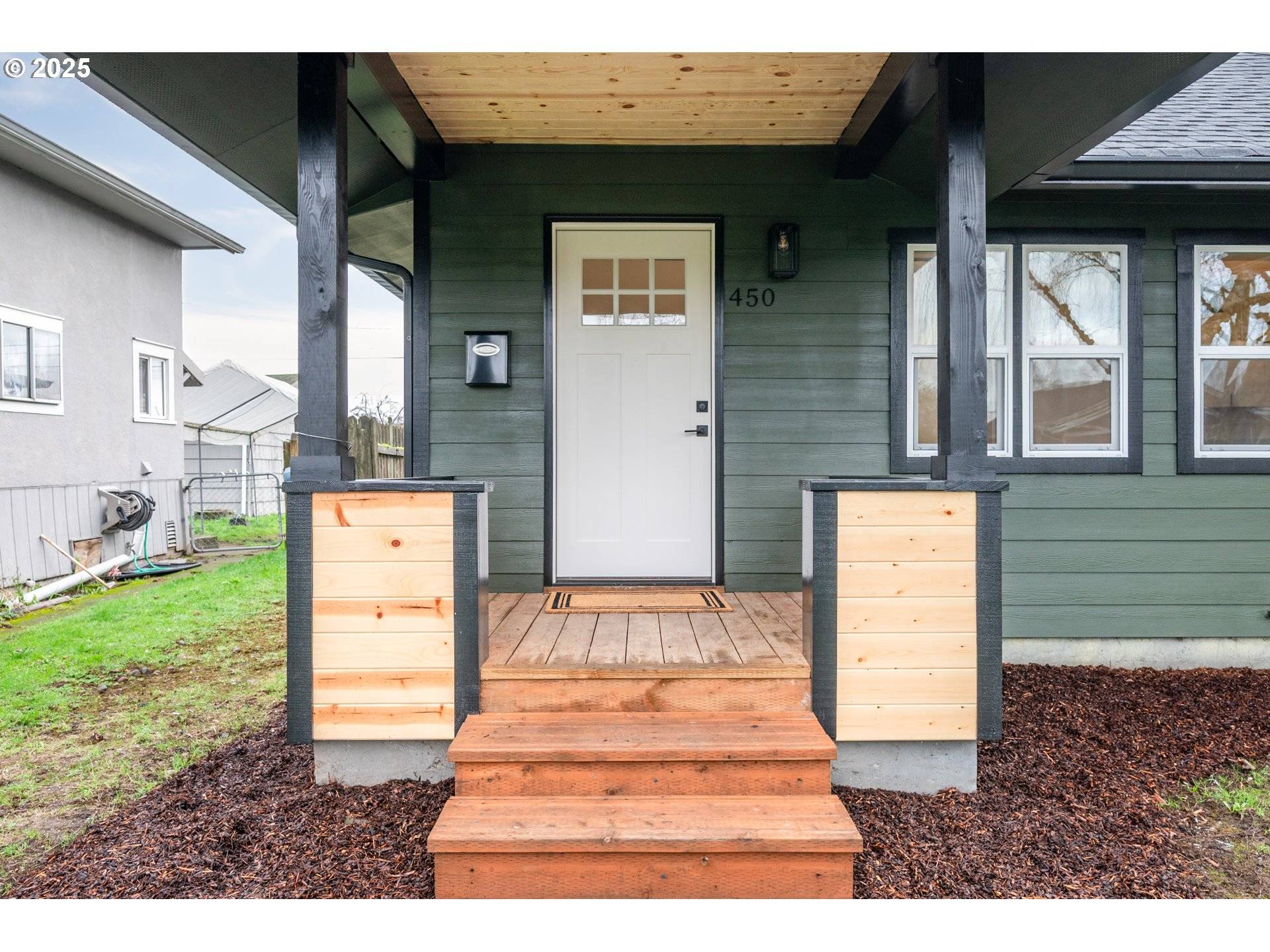 Longview, WA 98632,450 16TH AVE