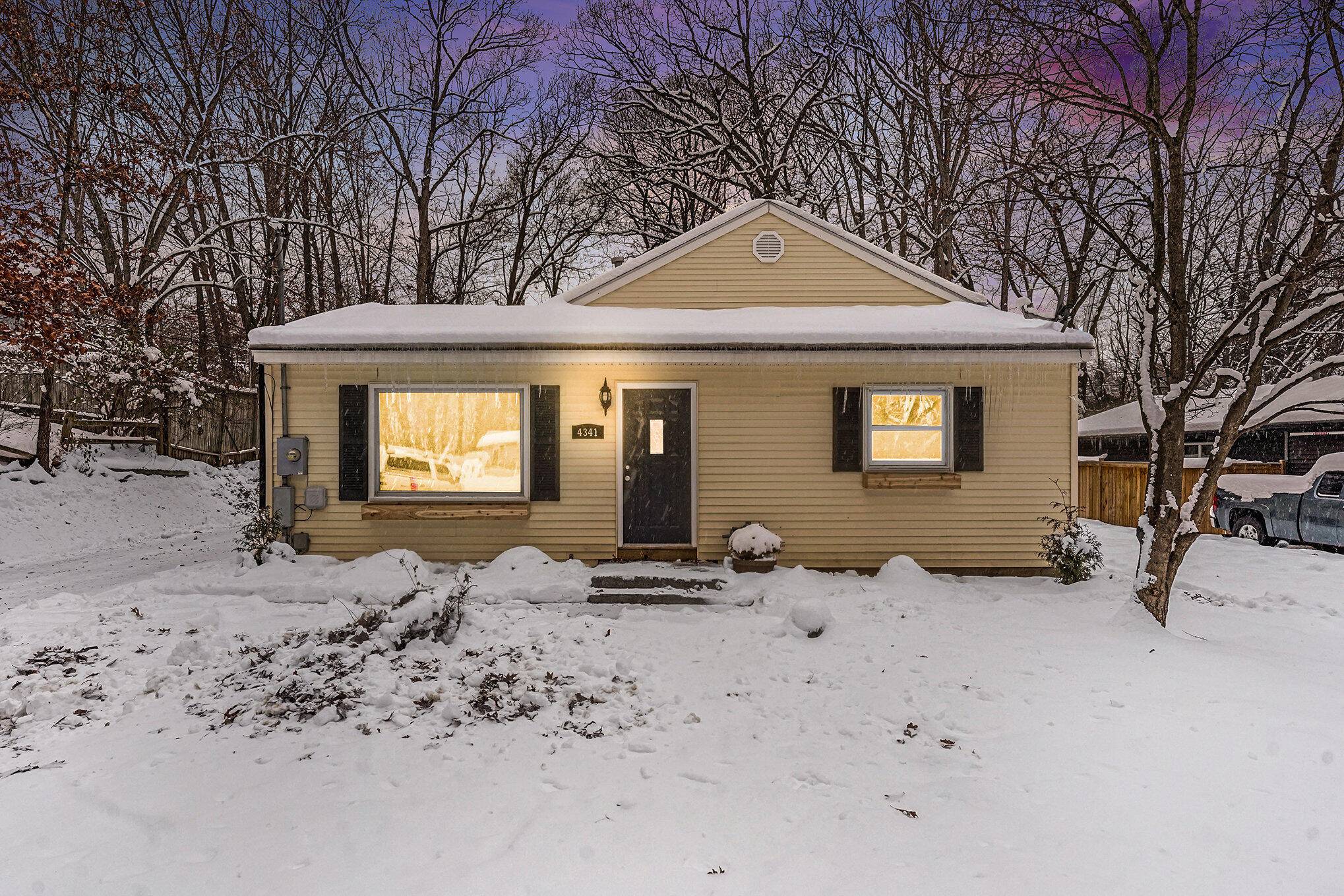 Comstock Park, MI 49321,4341 Laura AVE NW