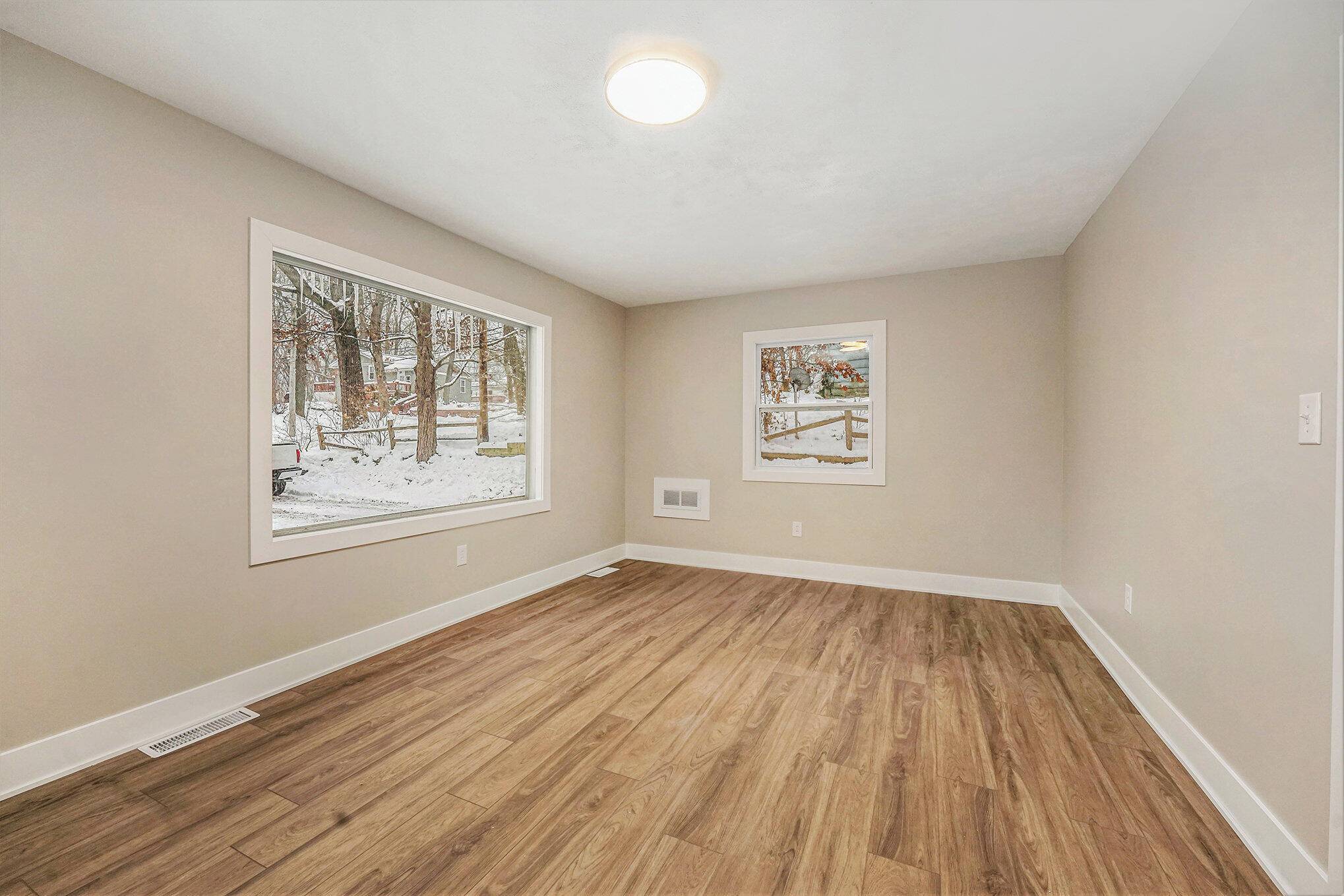 Comstock Park, MI 49321,4341 Laura AVE NW