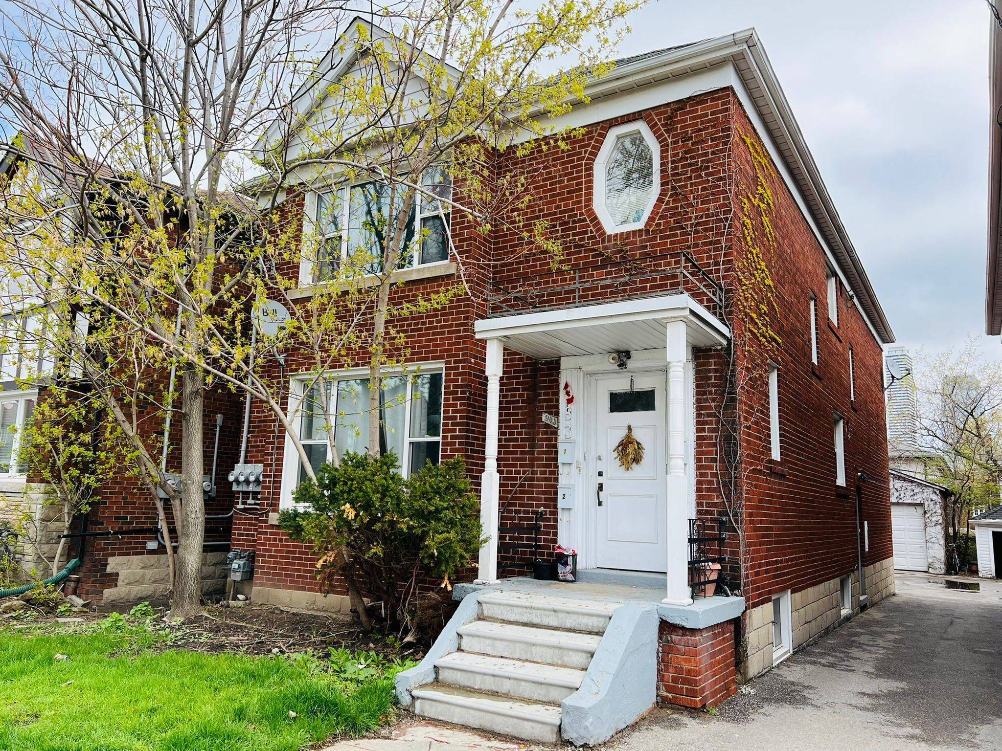 Toronto C03, ON M5P 2K9,983 Avenue RD