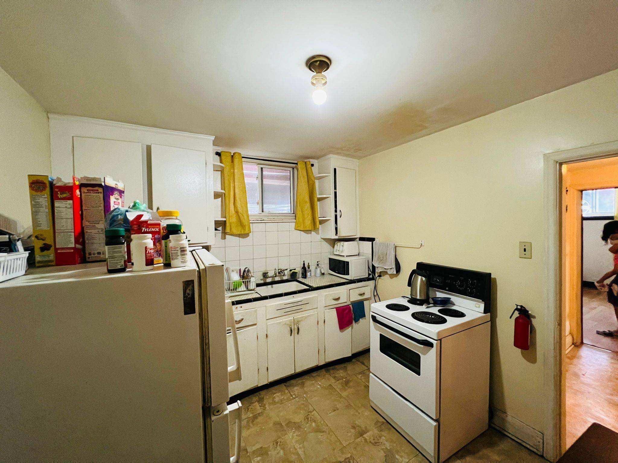 Toronto C03, ON M5P 2K9,983 Avenue RD