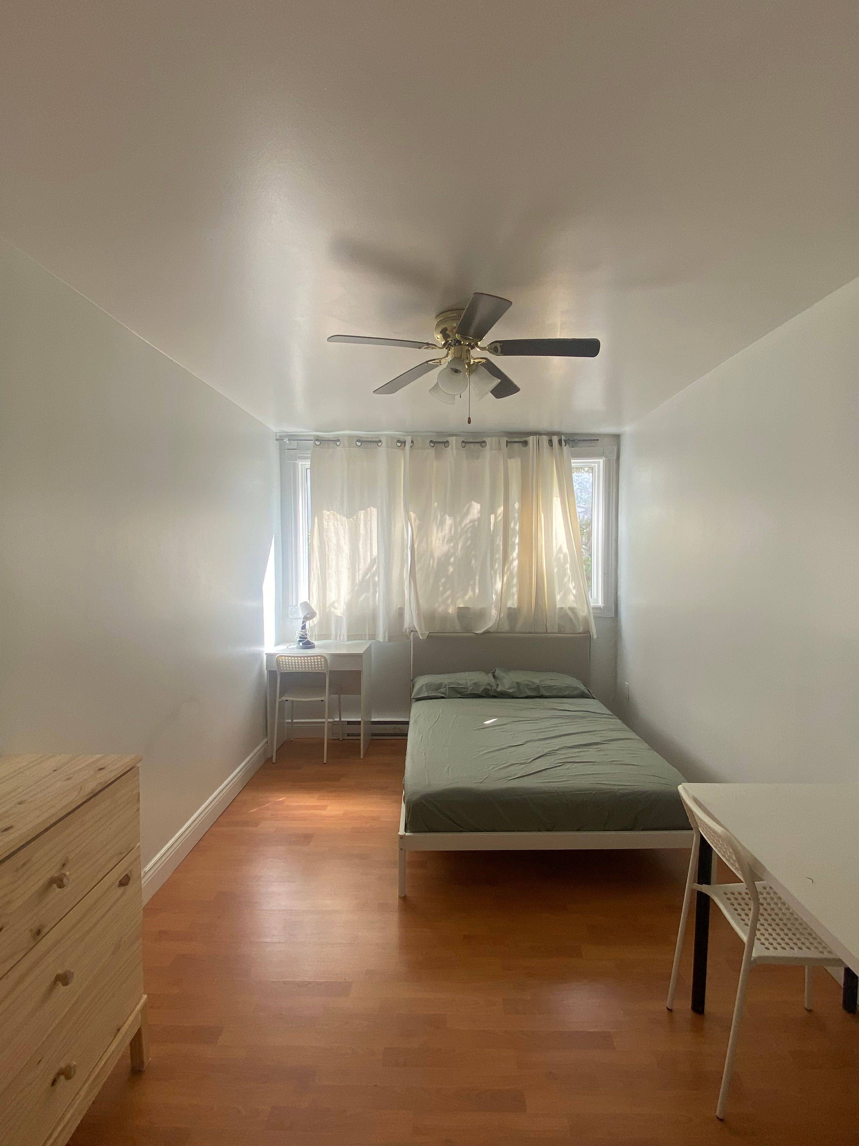 Toronto E09, ON M1E 4X2,100 Mornelle CT E #1023