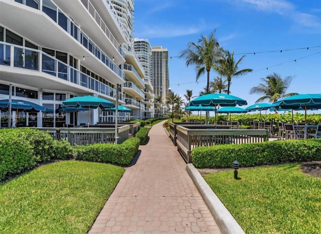 Sunny Isles Beach, FL 33160,16500 Collins Ave #356