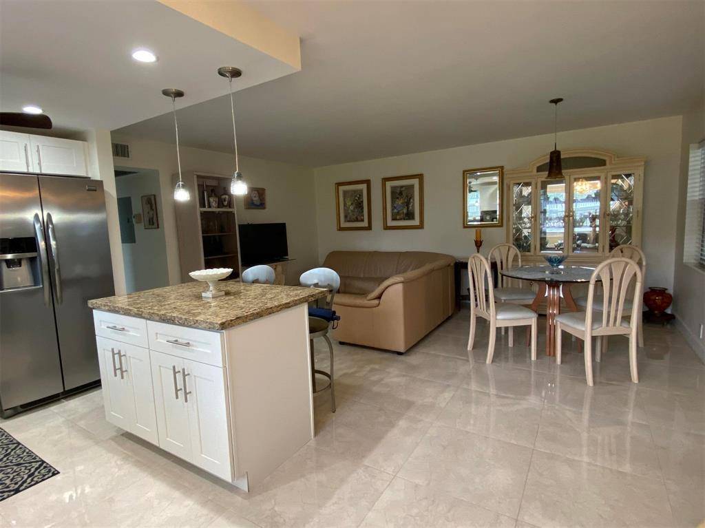 Deerfield Beach, FL 33442,321 Durham J #321