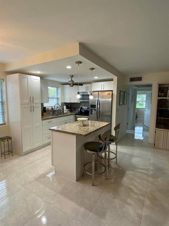 Deerfield Beach, FL 33442,321 Durham J #321