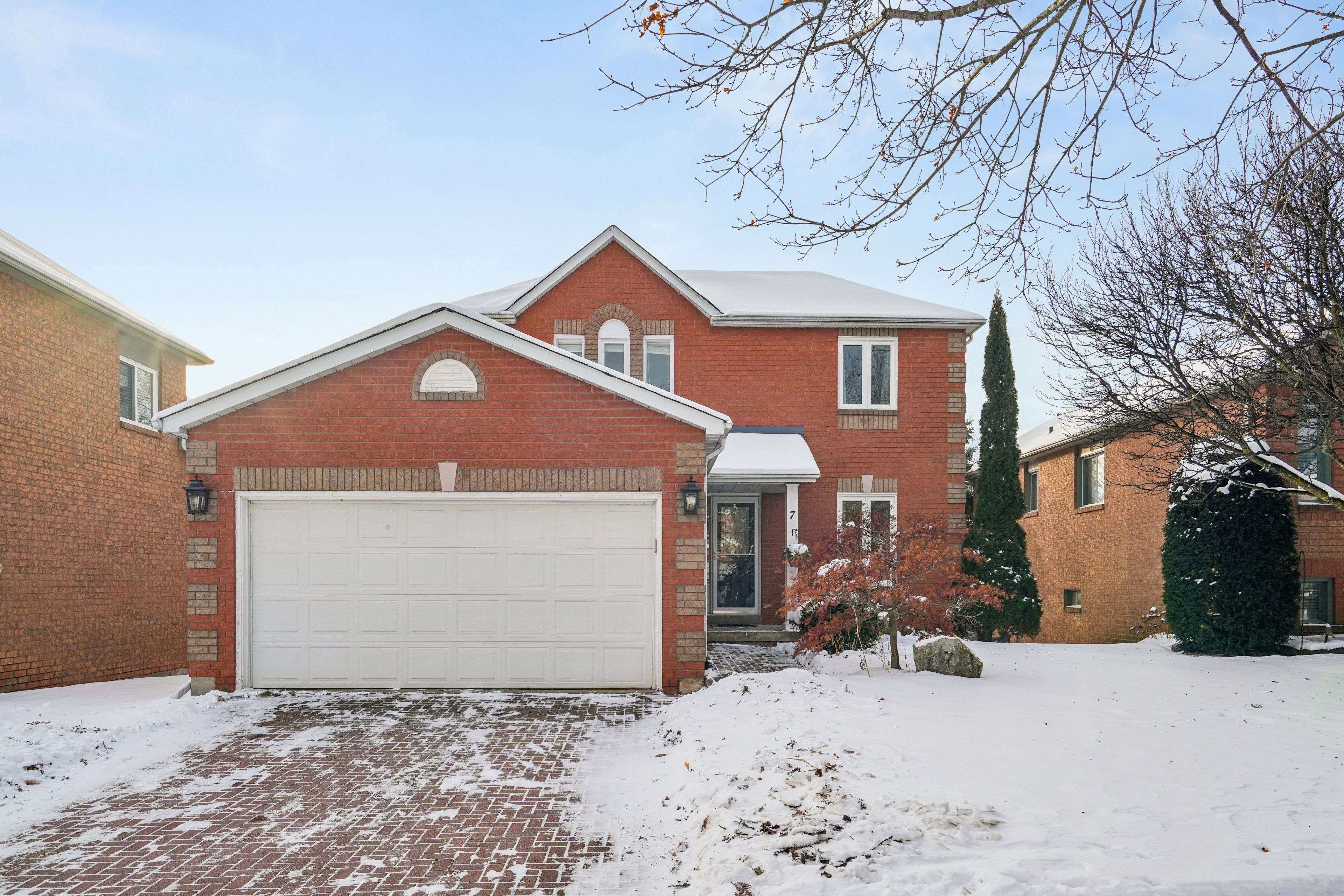 Halton Hills, ON L7J 2X4,7 Birchway PL