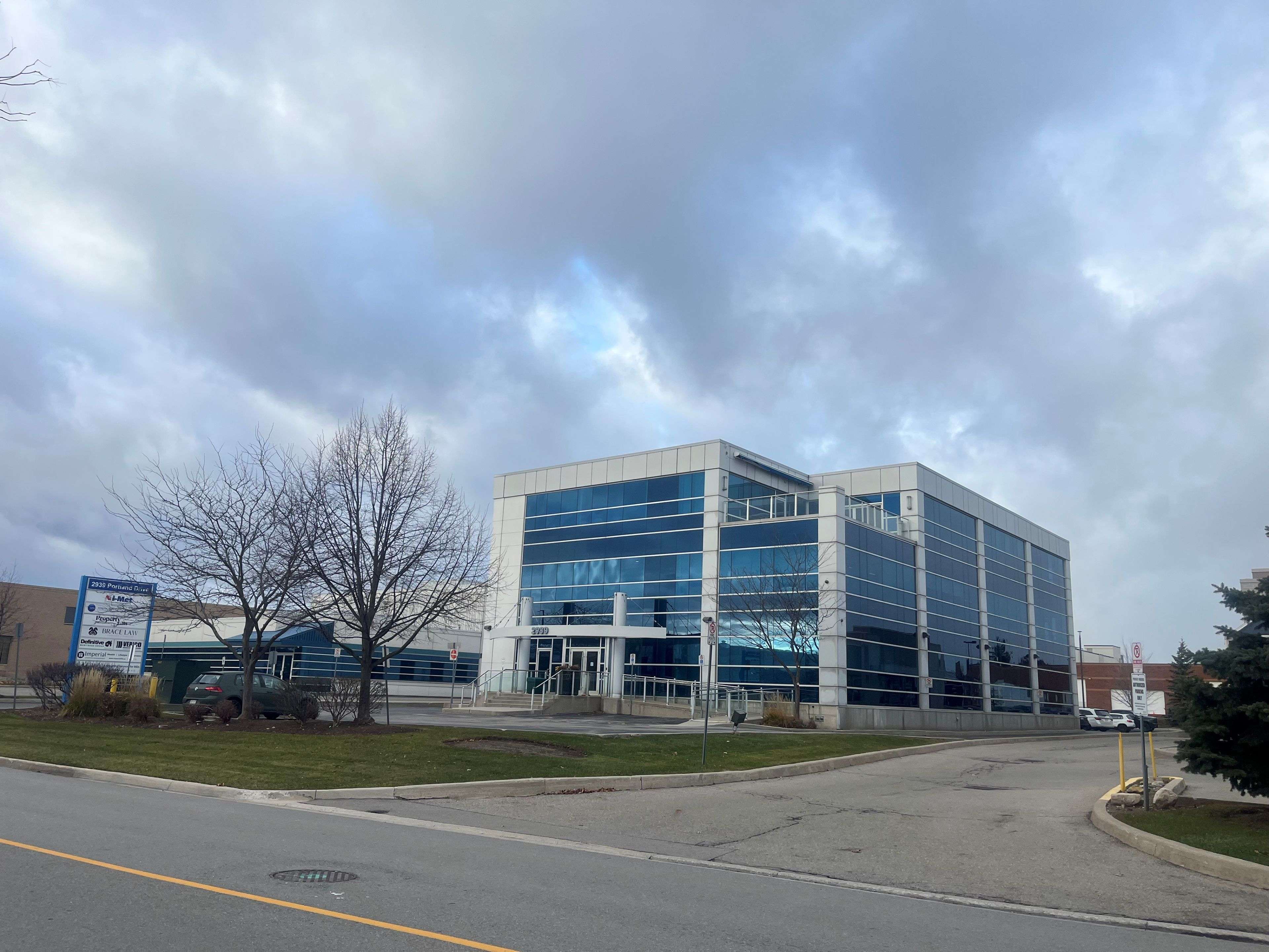 Oakville, ON L6H 5S4,2939 Portland DR S #200