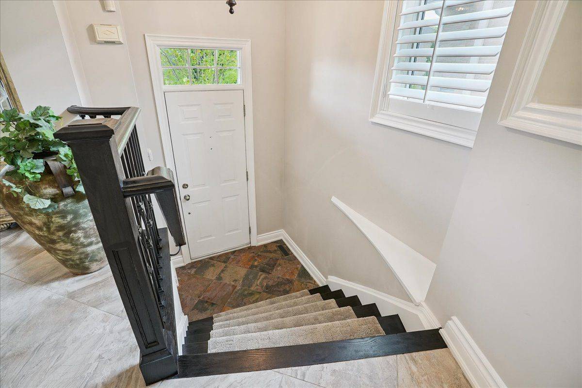 Oakville, ON L6M 3Z4,1267 Dorval DR #14