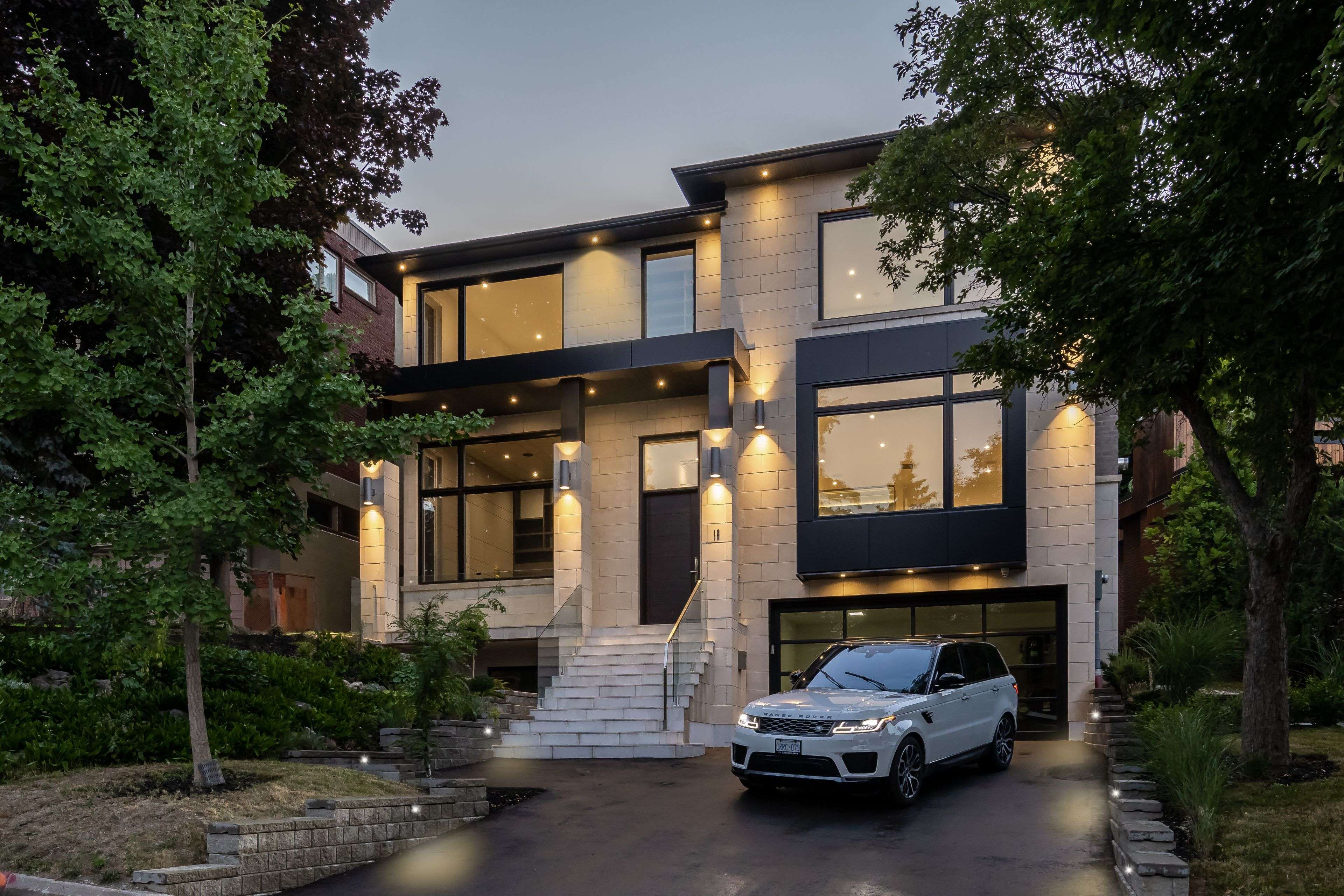 Toronto W08, ON M9A 4G4,12 Bearwood DR