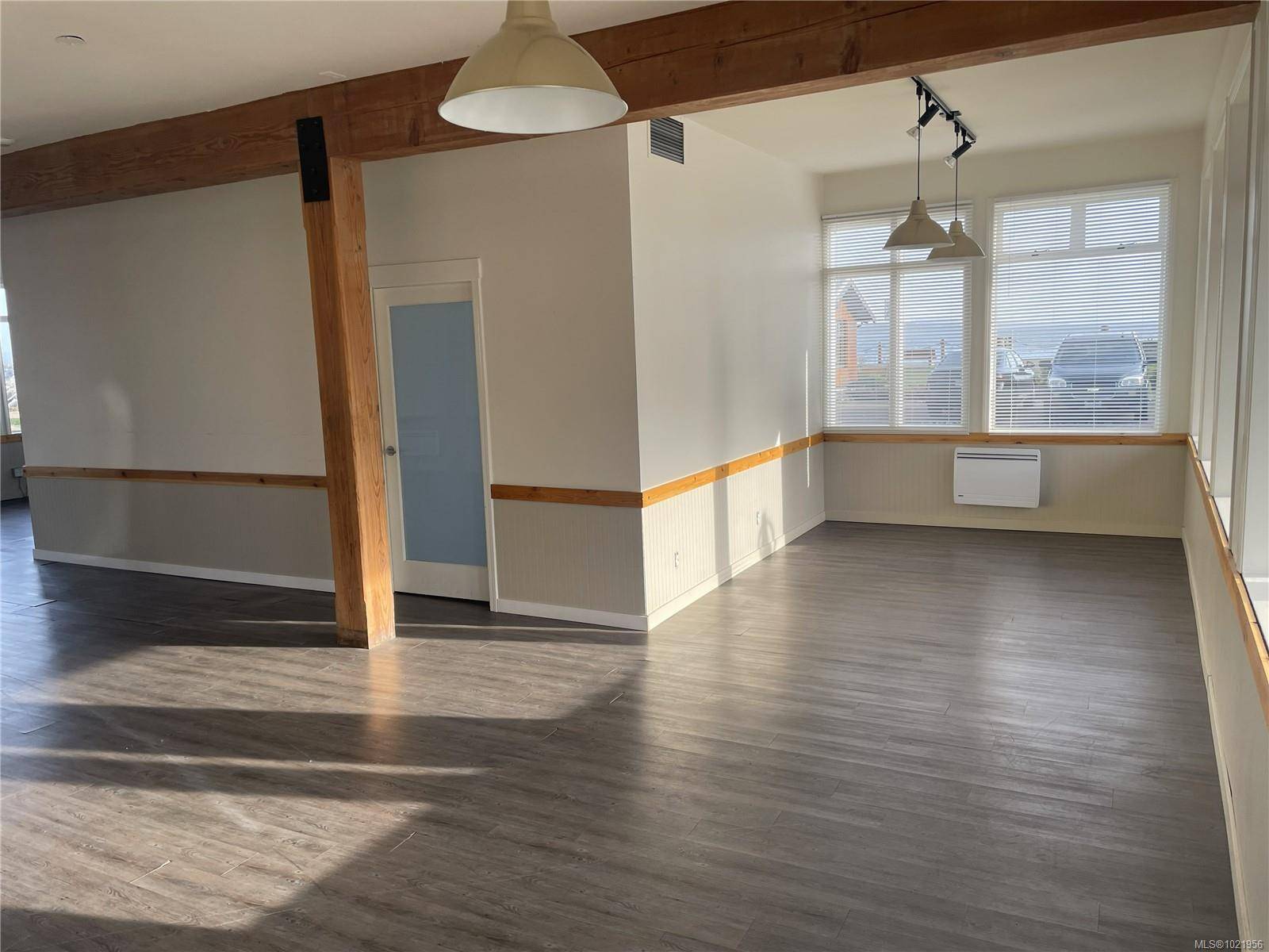 Sidney, BC V8L 4X3,9851 Seaport Pl #1C