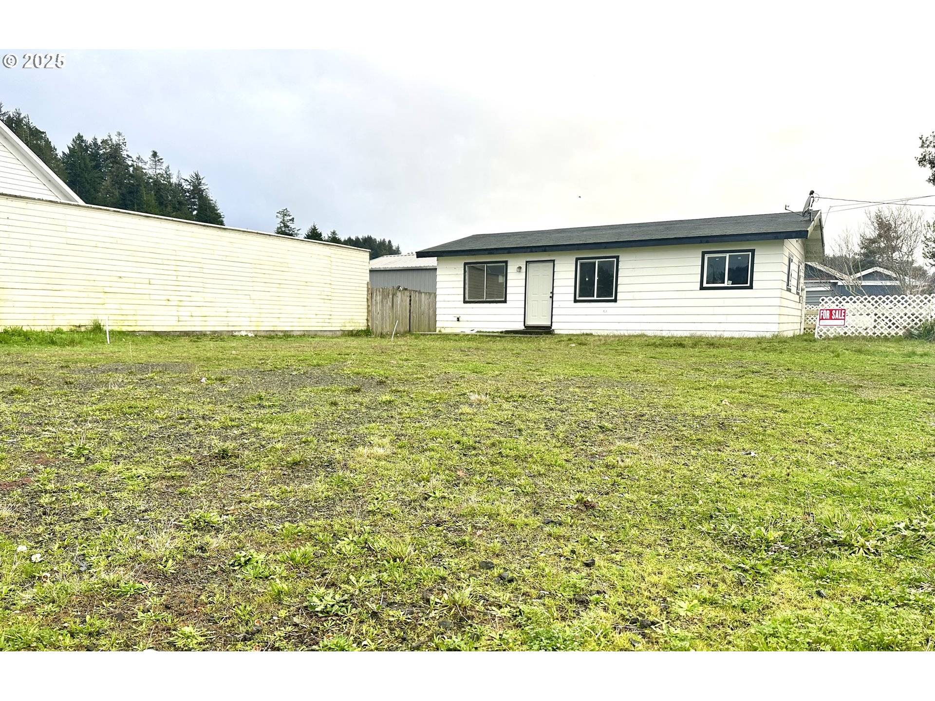 Lakeside, OR 97449,105 S 8TH ST