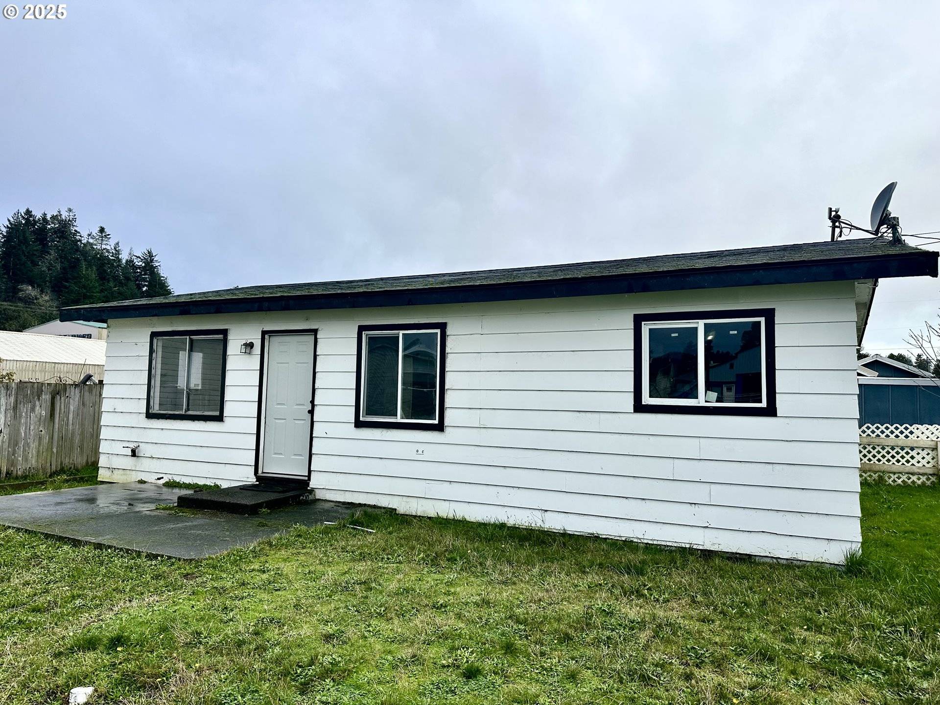 Lakeside, OR 97449,105 S 8TH ST