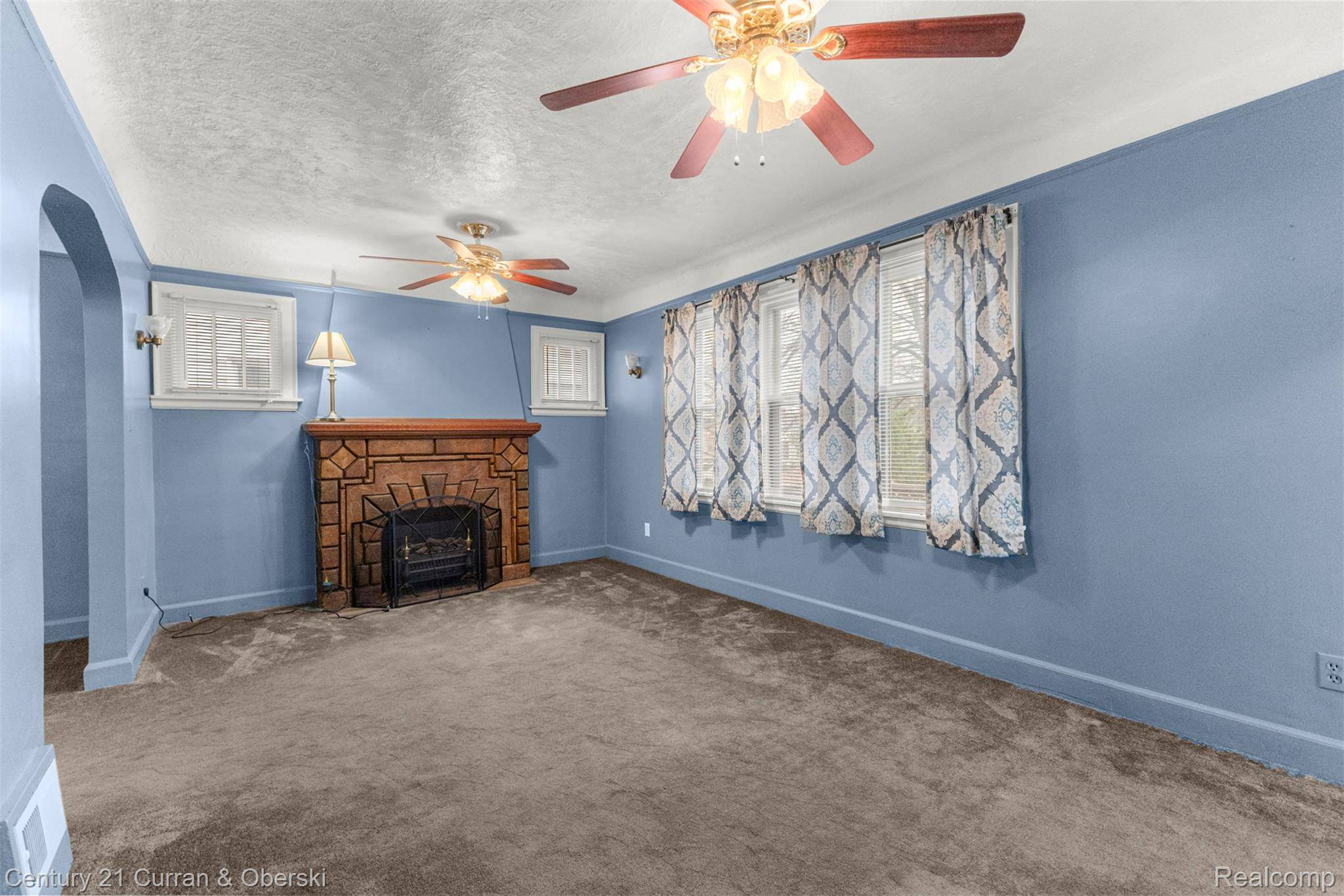 Melvindale, MI 48122,18641 Henry ST