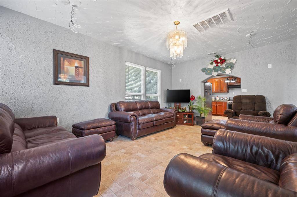 De Leon, TX 76444,501 S Austin Street