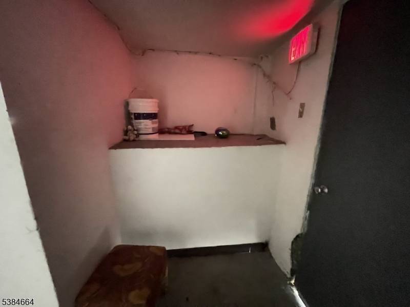 Newark City, NJ 07104,564 Broadway